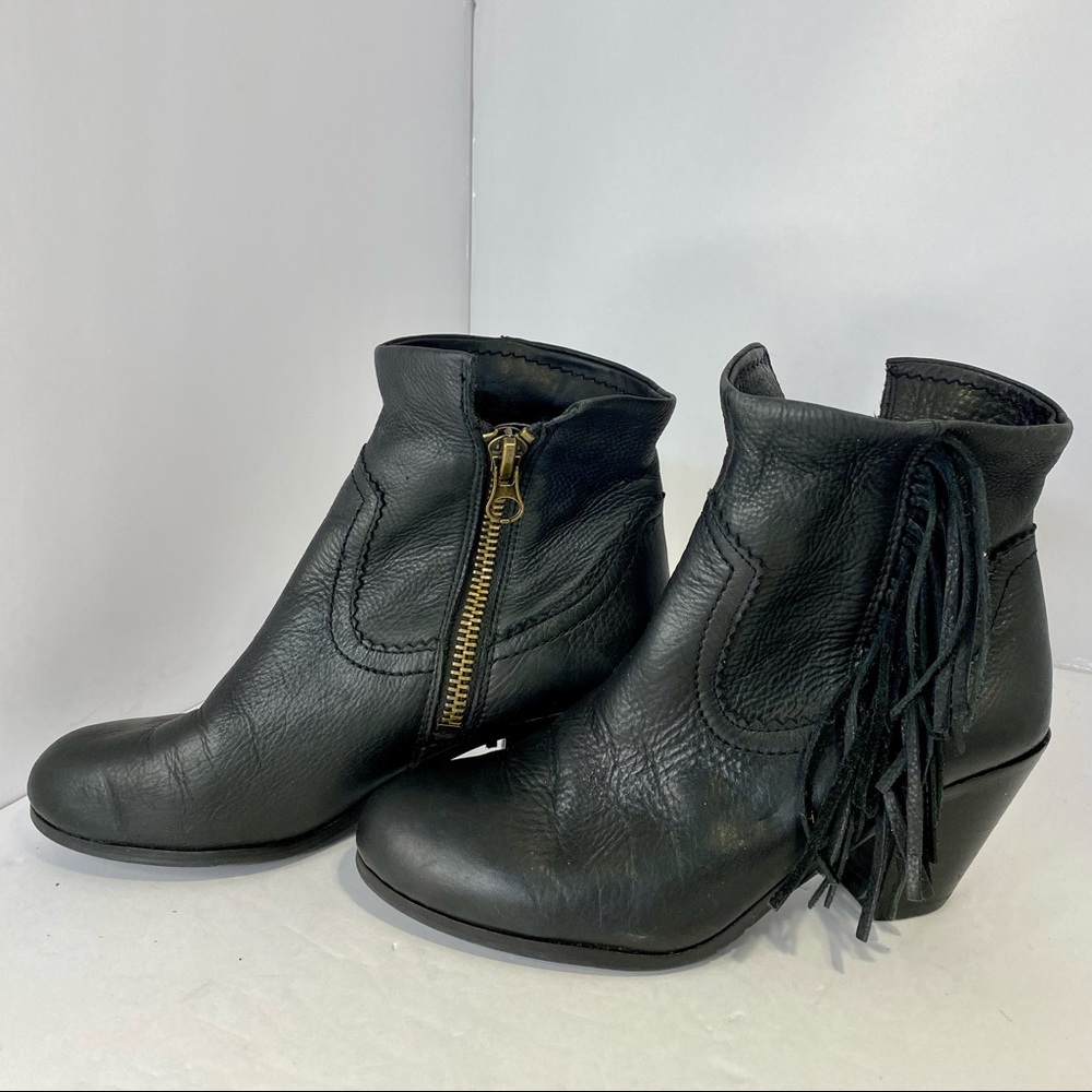 Sam Edelman Women's Louie Fringe-Trimmed Ankle Boot size 8